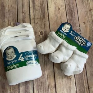 NWT Newborn short sleeve onesie and socks